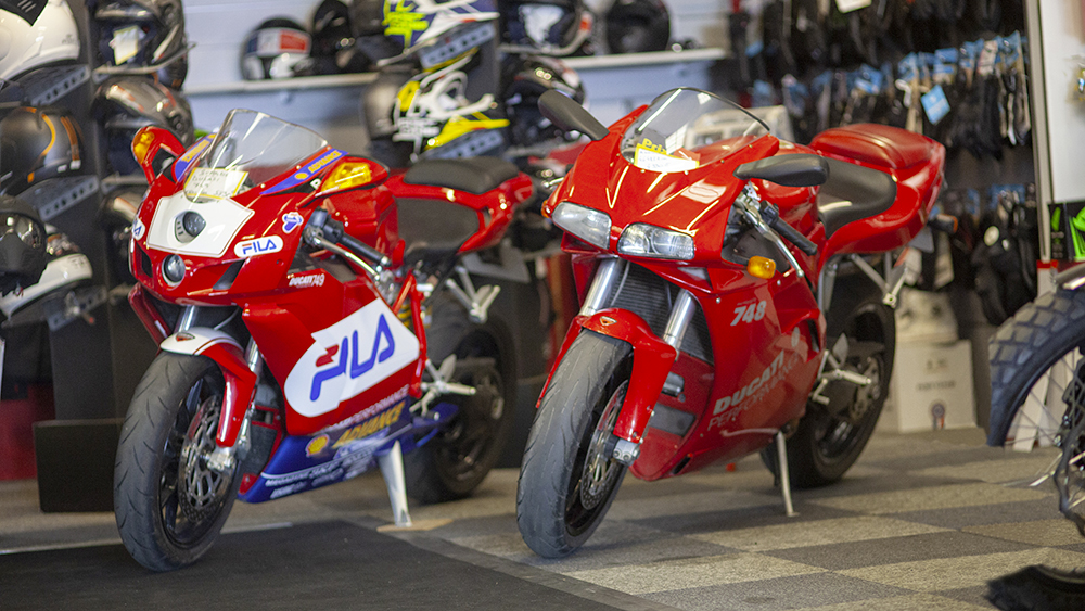 Ducati 748 ou 749 ?