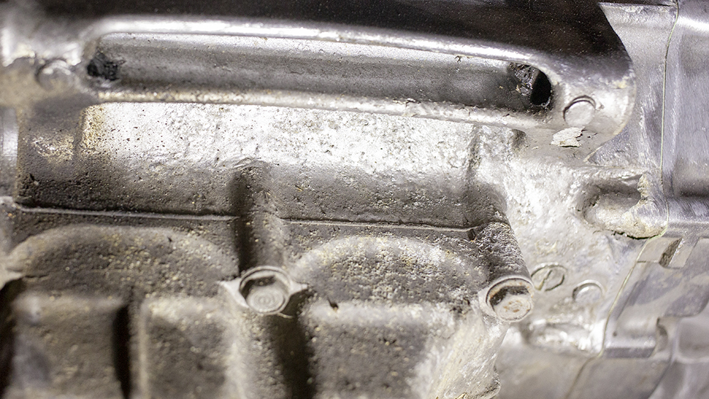 Peindre un moteur avec la peinture Restom KPM