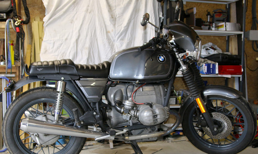 Réfection de selle sur une BMW R90 : laissons faire les pros !