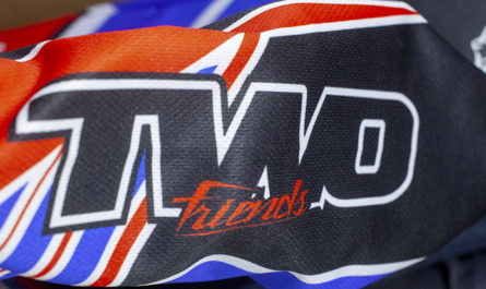 Votre tenue Motocross personnalisée avec 2F - Two Friends