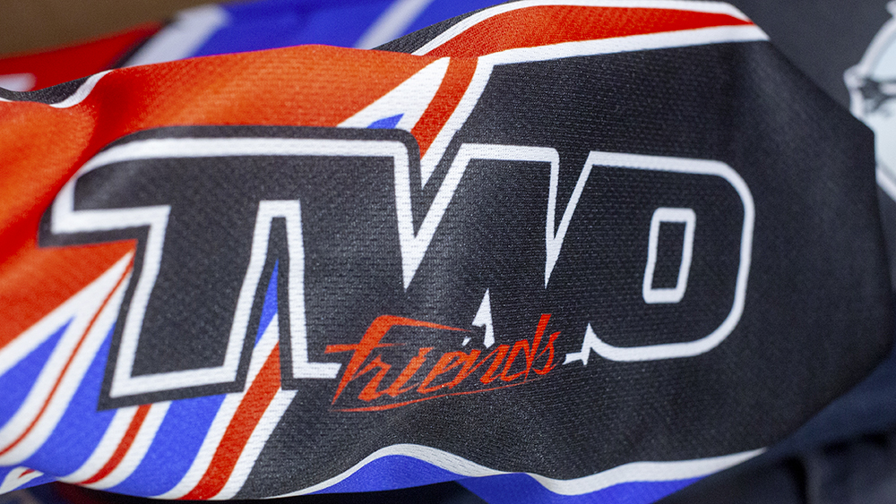 Votre tenue Motocross personnalisée avec 2F - Two Friends