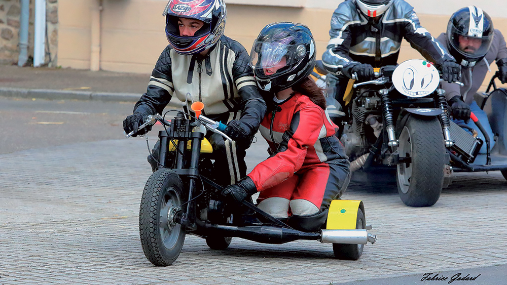 MotoManiaque à Bains-sur-Oust !