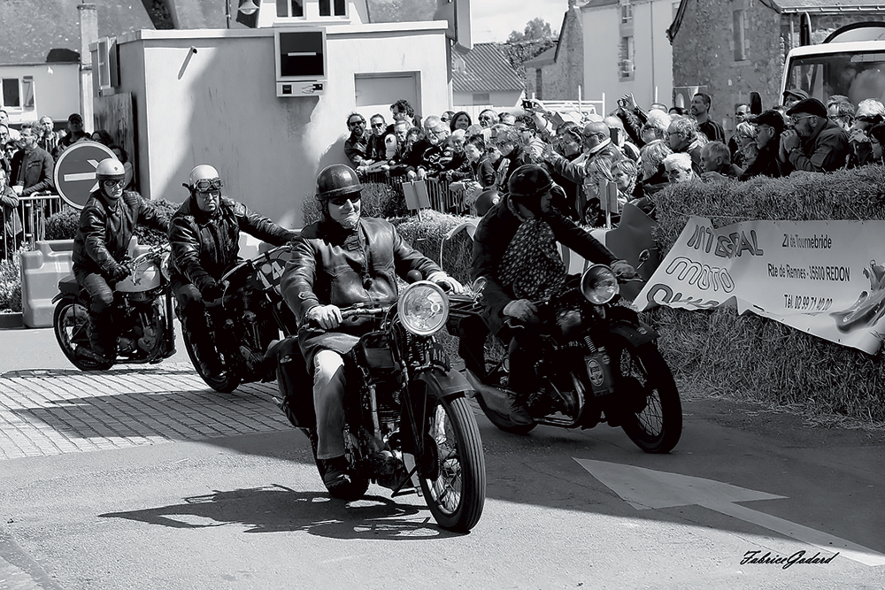 MotoManiaque à Bains-sur-Oust !