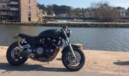 La Yamaha 1200XJR