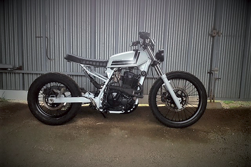 Une Suzuki Scrambler 650 DR