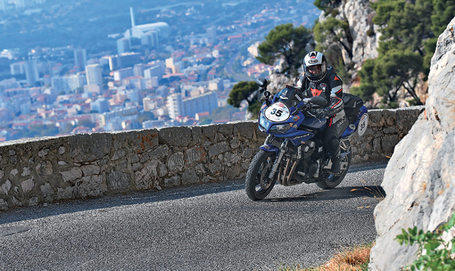 8 jours de course et 3 000 kilomètres : bienvenue au Moto Tour