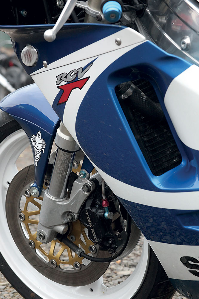 Suzuki RGV 250 Gamma : une véritable machine de course sur la route !