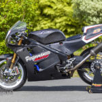 Une Honda RC30 full Carbone !