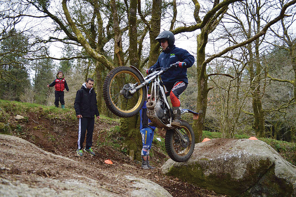 Allons à la rencontre du trial avec le Trial Moto Club de Bourbriac !