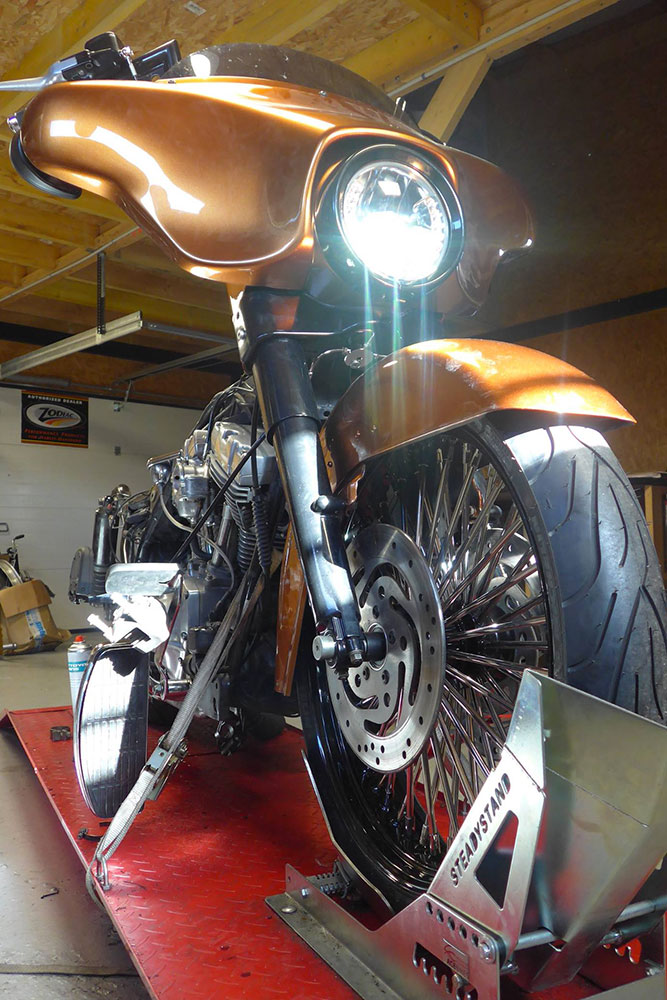 Harley-Davidson FLHT BAGGER - Hypnotik Cycles