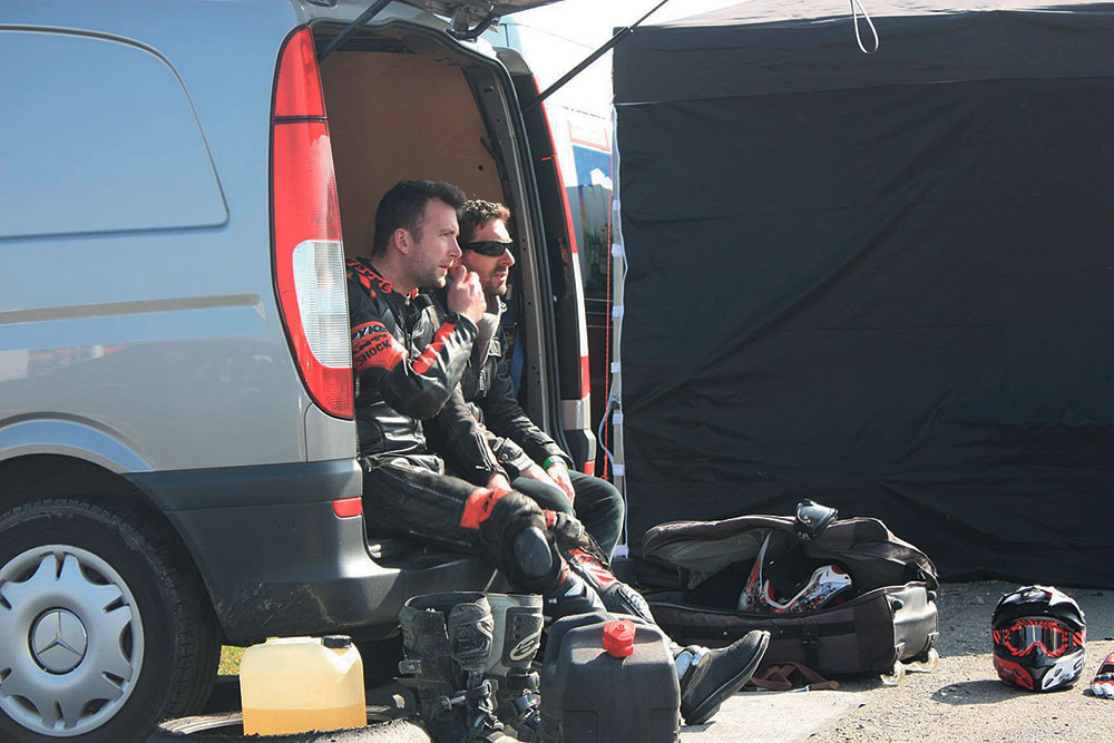 Stunt, Piste, Supermotard : trouvez le lien avec Eric Decossin !