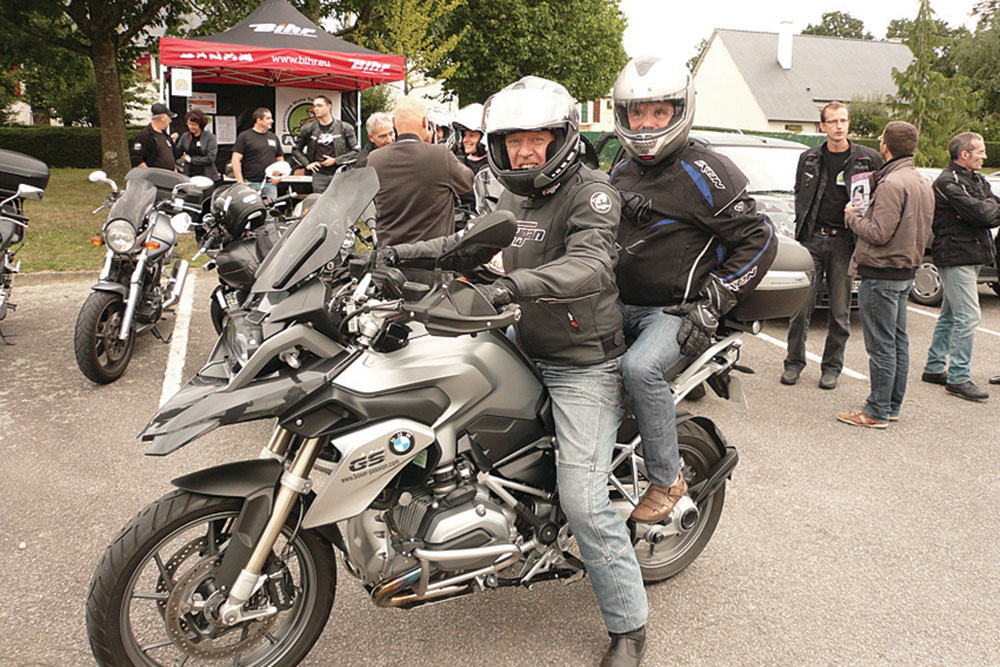 Amoto, l’association qui vous emmène... à moto !