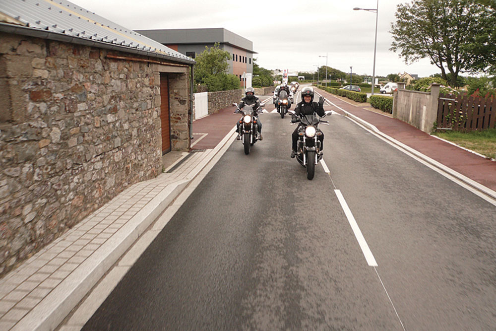 Amoto, l’association qui vous emmène... à moto !