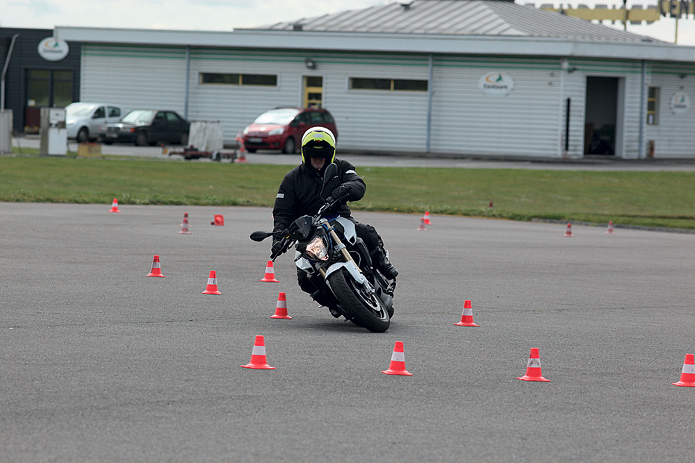 Un stage de perfectionnement moto ? Excellente idée !