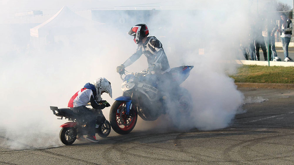 Du stunt à tout âge avec le Fast riders stunt