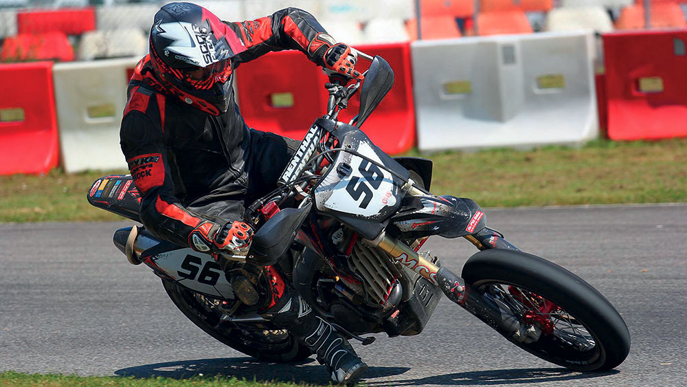 Stunt, Piste, Supermotard : trouvez le lien avec Eric Decossin !