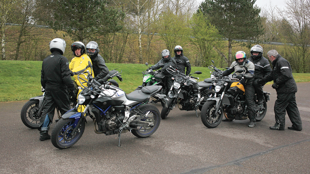 Un stage de perfectionnement moto ? Excellente idée !